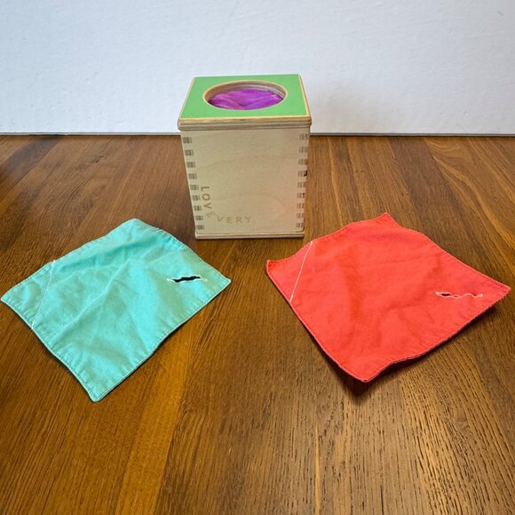 LOVEVERY Magic Tissue Box Montessori Wooden Toy Box With Lid & Colorful Tissues - Picture 6 of 12